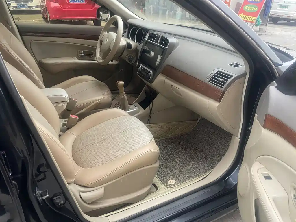 NISSAN SYLPHY 2012