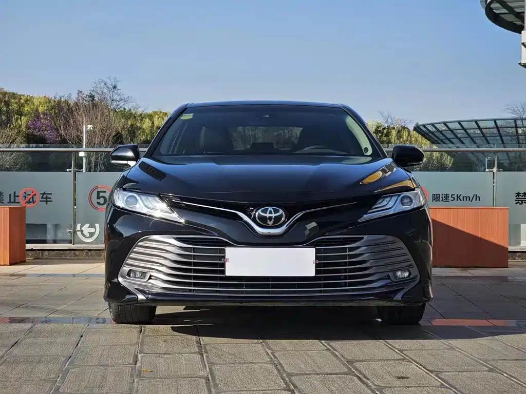 TOYOTA CAMRY 2019