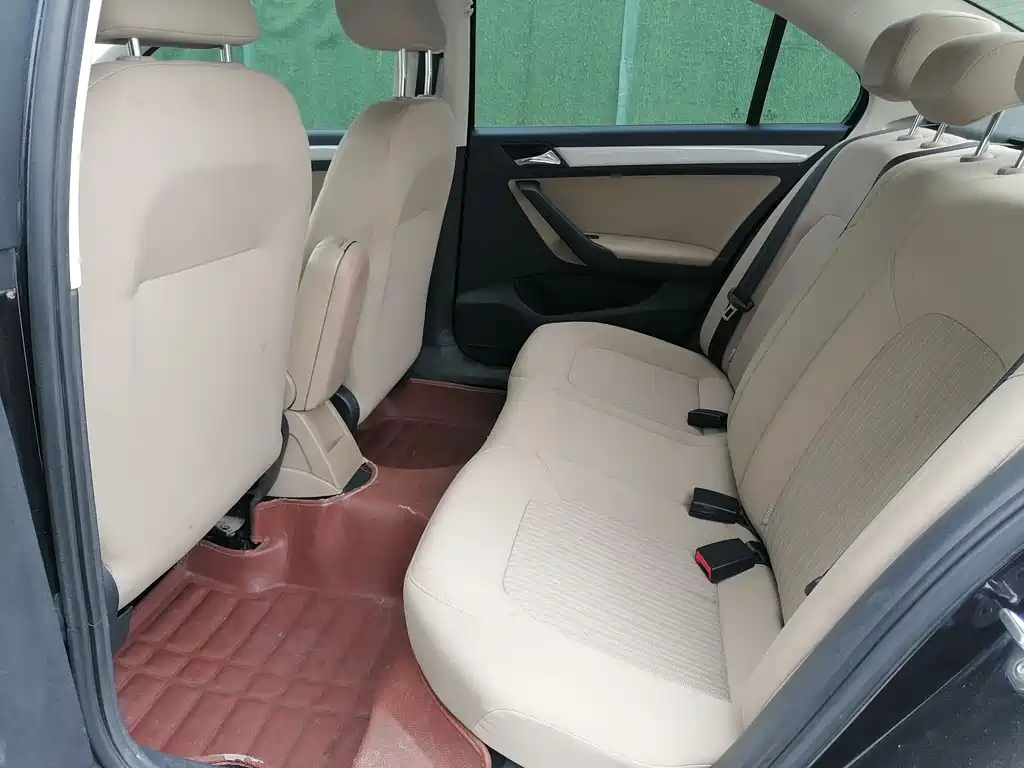 VOLKSWAGEN JETTA 2015