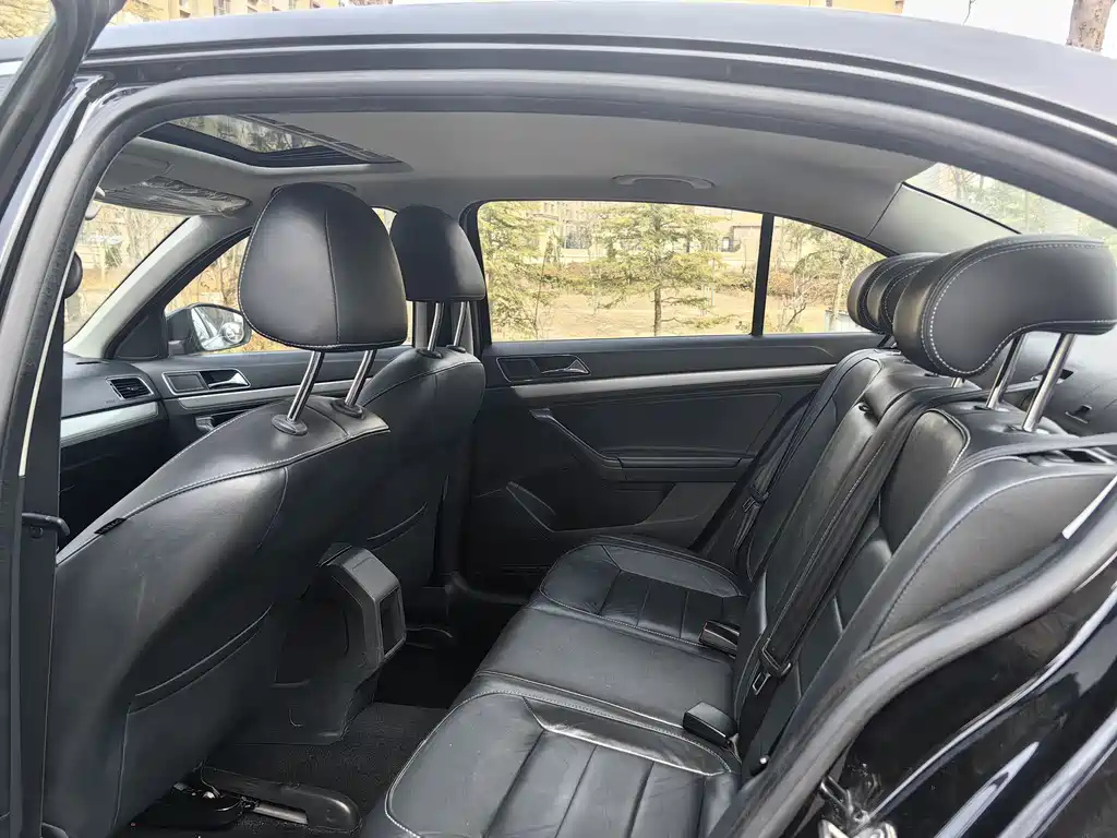 VOLKSWAGEN LAVIDA 2016