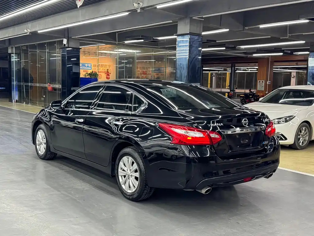 NISSAN TEANA 2019