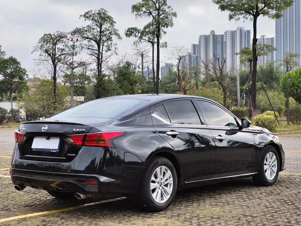 NISSAN TEANA 2020