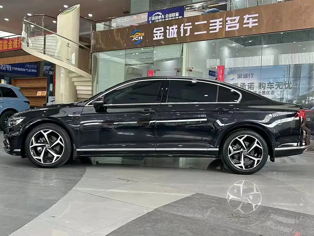 VOLKSWAGEN MAGOTAN 2023