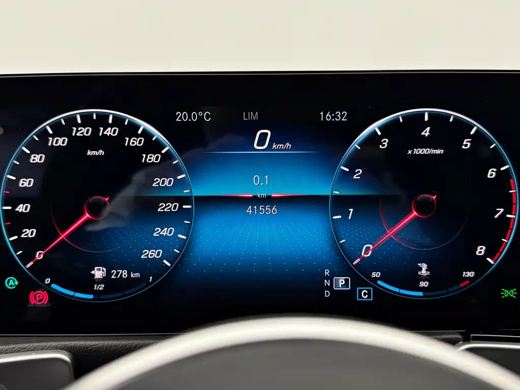 MERCEDES BENZ GLB 2021