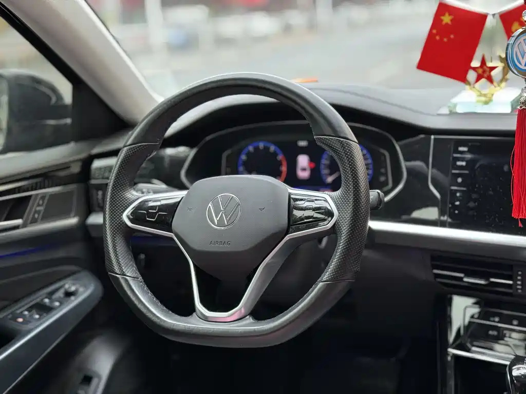 VOLKSWAGEN PASSAT 2022