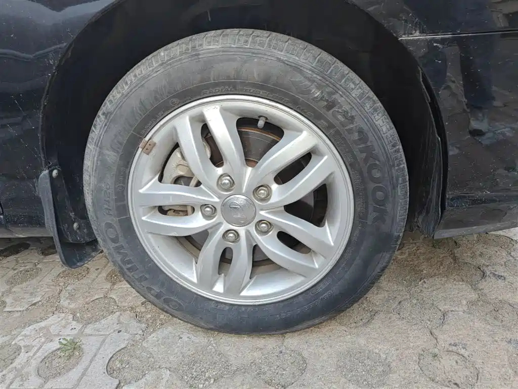 HYUNDAI CELESTA 2011