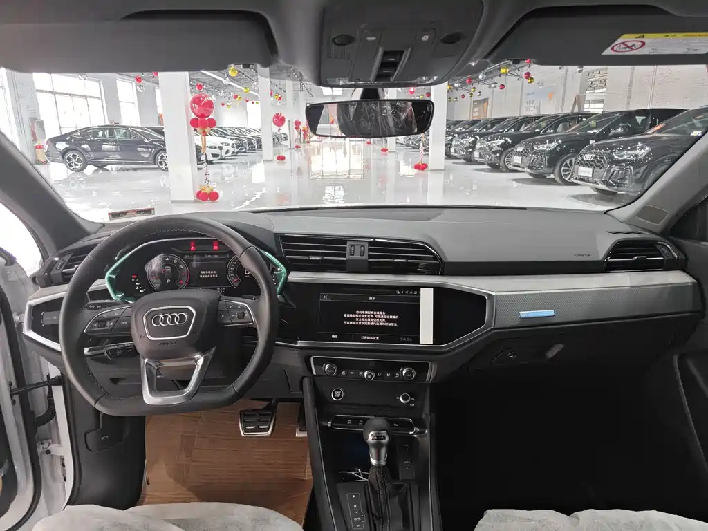 AUDI Q3 2024
