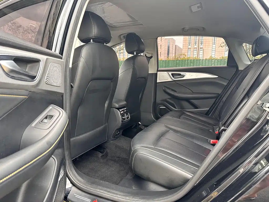 ROEWE I6 MAX 2021