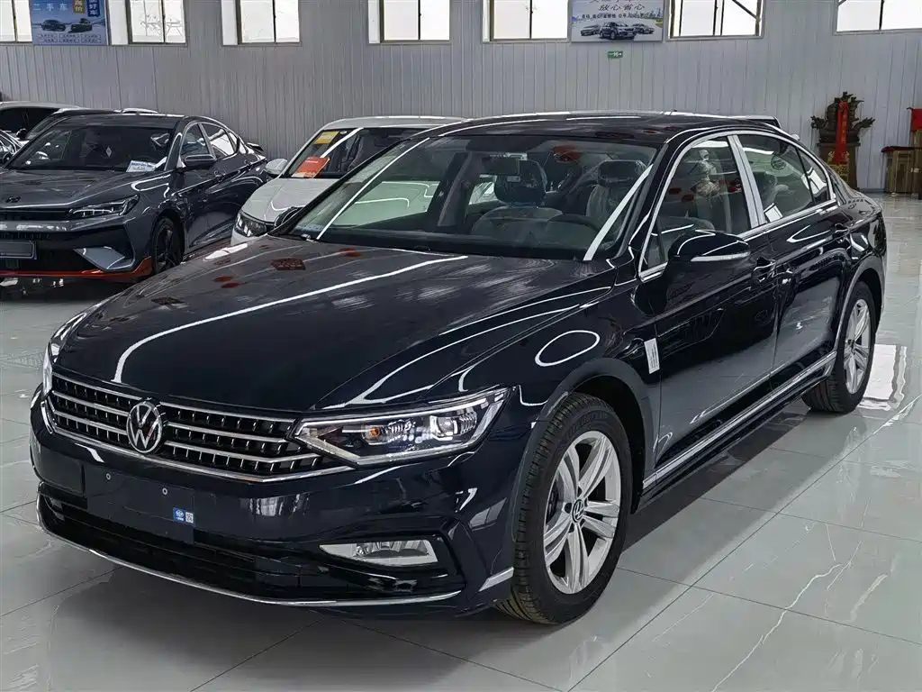 VOLKSWAGEN MAGOTAN 2023