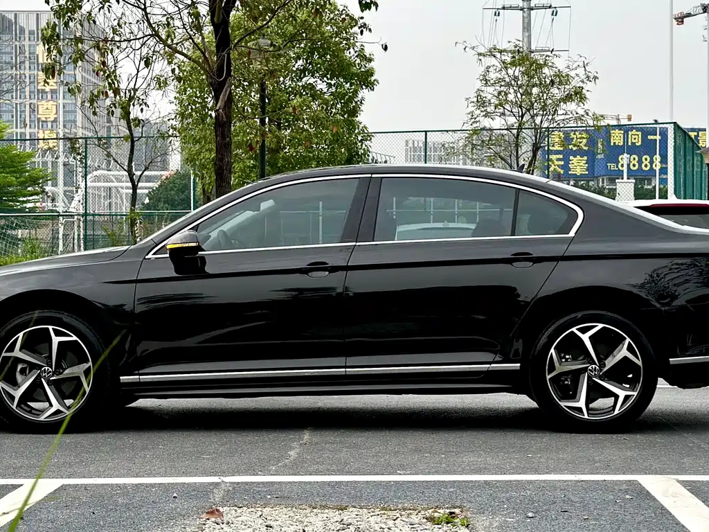 VOLKSWAGEN MAGOTAN 2022