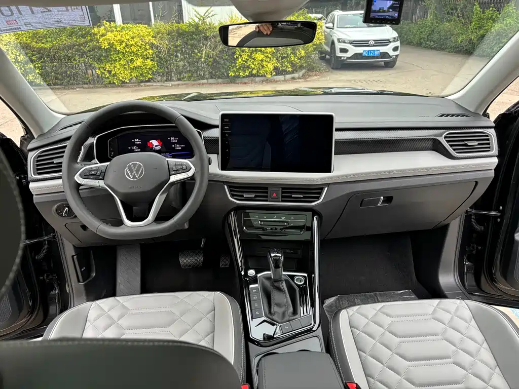 VOLKSWAGEN TAYRON 2023