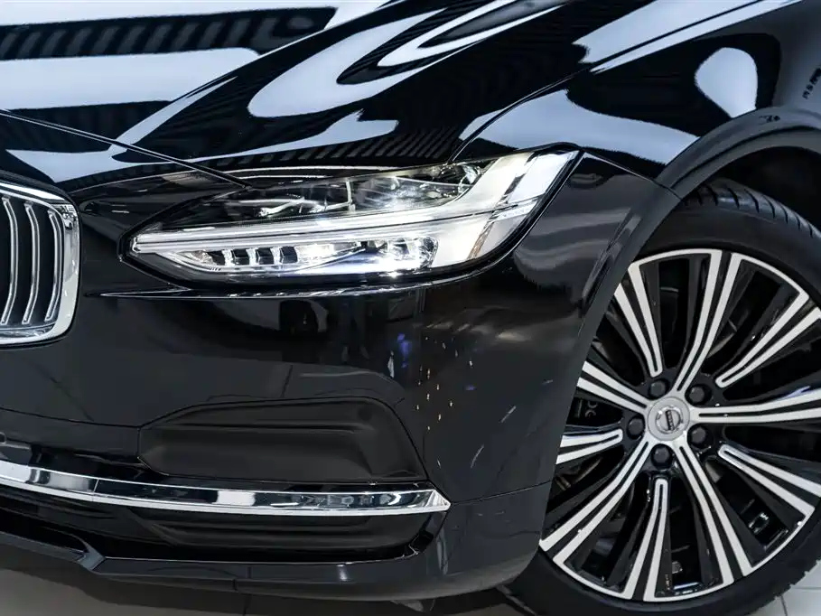 VOLVO S90 2024