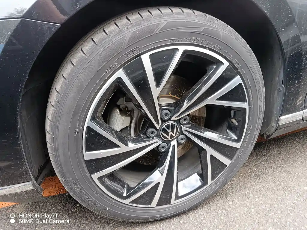 VOLKSWAGEN MAGOTAN 2021