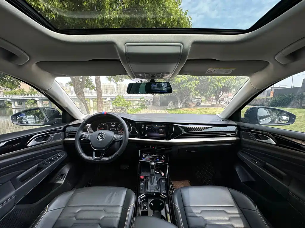 VOLKSWAGEN PASSAT 2020