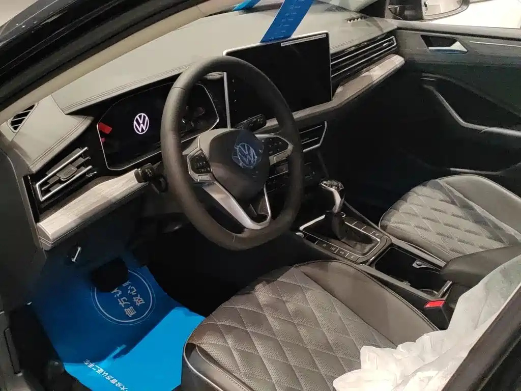 VOLKSWAGEN SAGITAR 2024