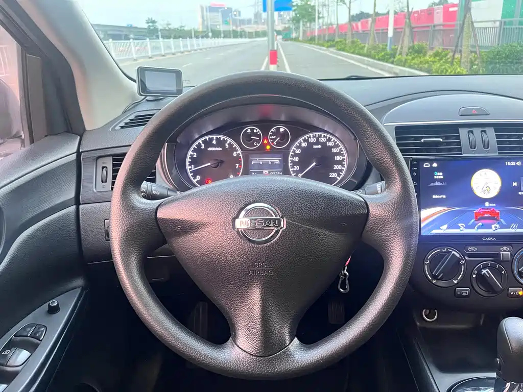 NISSAN TIIDA TIIDA 2013