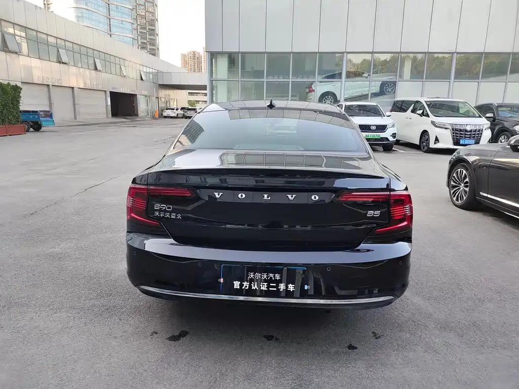 VOLVO S90 2021