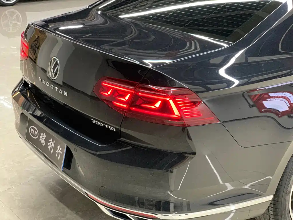VOLKSWAGEN MAGOTAN 2023