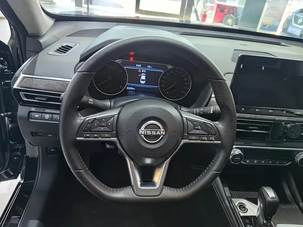 NISSAN TEANA 2023
