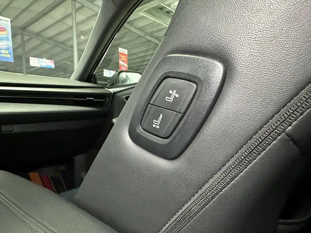 TOYOTA AVALON 2022
