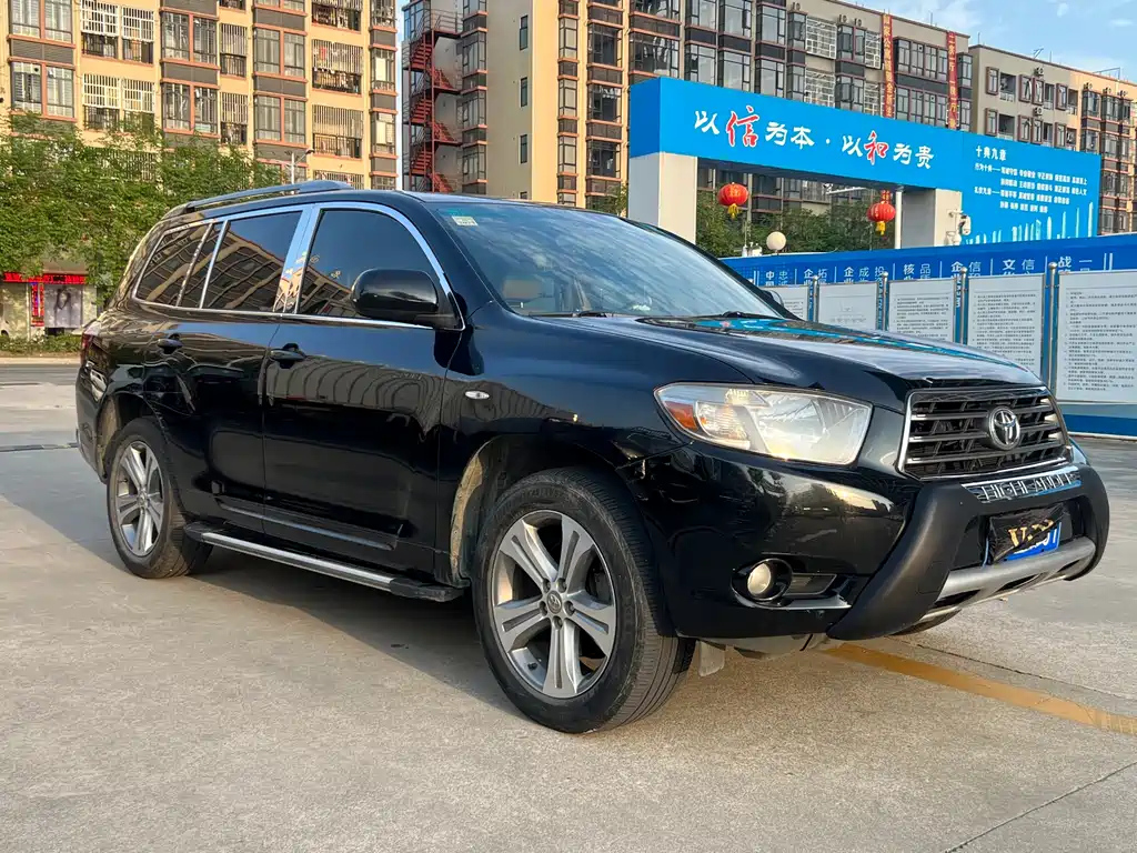 TOYOTA HIGHLANDER 2011