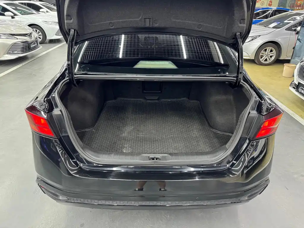 NISSAN TEANA 2019