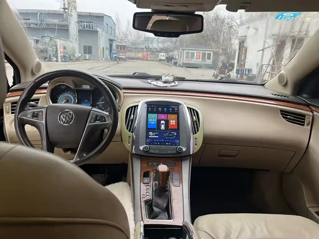 BUICK LACROSSE 2010