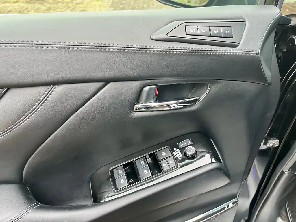 TOYOTA ALPHARD 2018