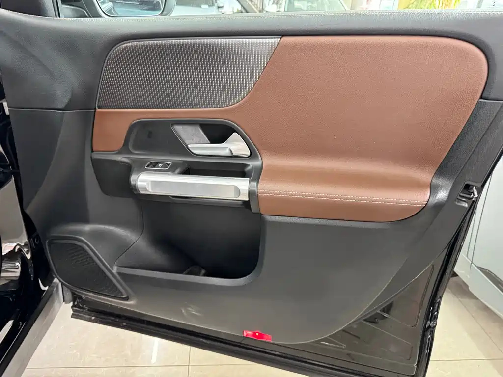 MERCEDES BENZ GLB 2022