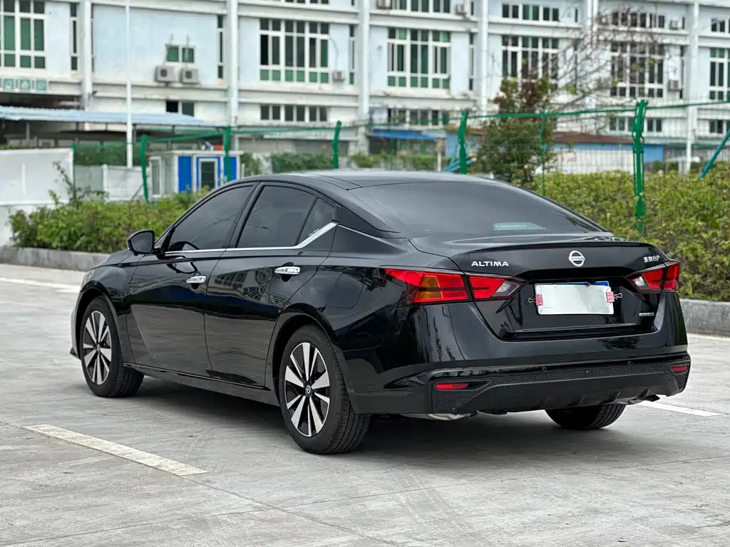 NISSAN TEANA 2022