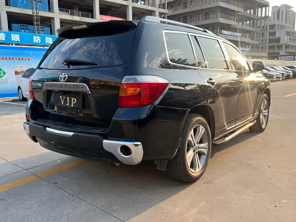TOYOTA HIGHLANDER 2011