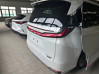 LEXUS LM  2023 YEAR 500H  SEATS  EDITION 2023