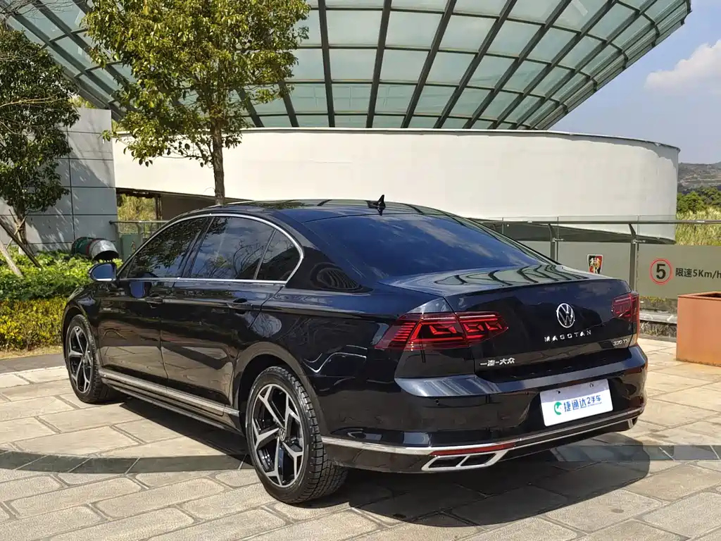 VOLKSWAGEN MAGOTAN 2023