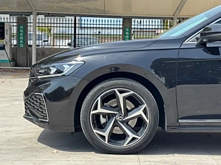 VOLKSWAGEN PASSAT 2023