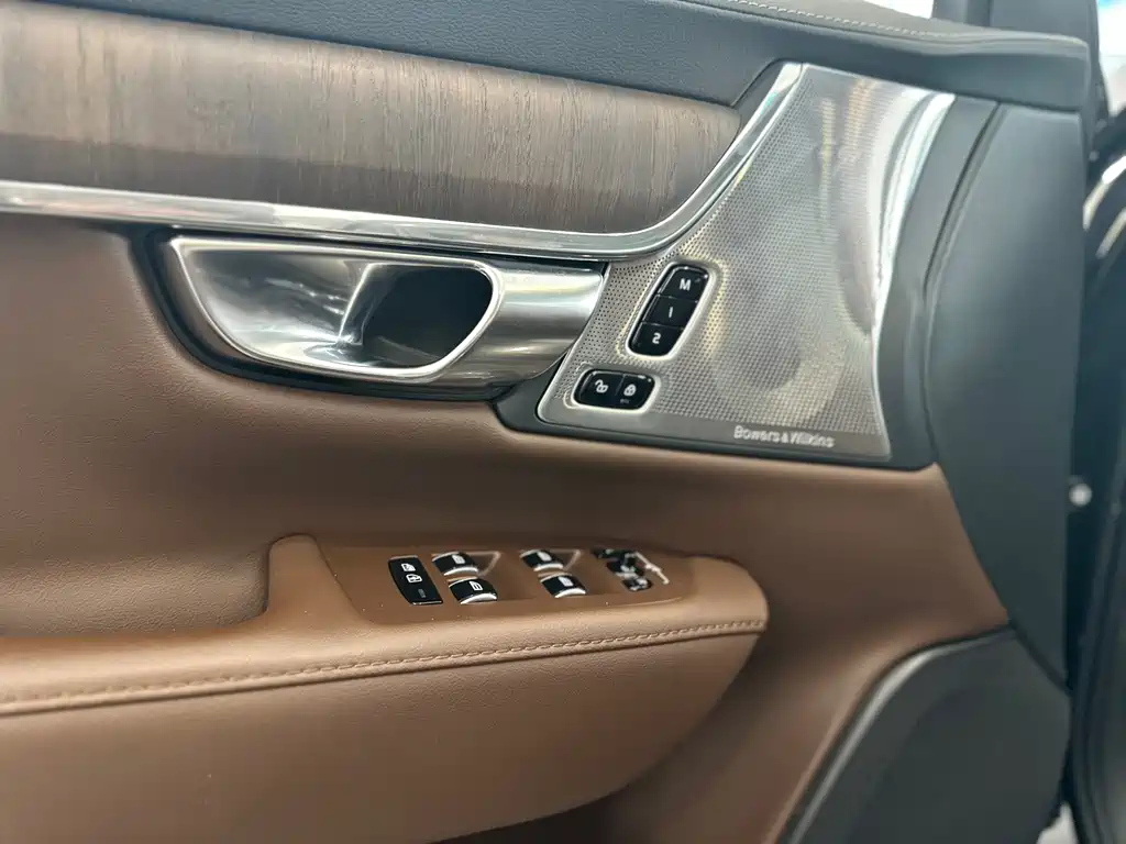 VOLVO S90 2024