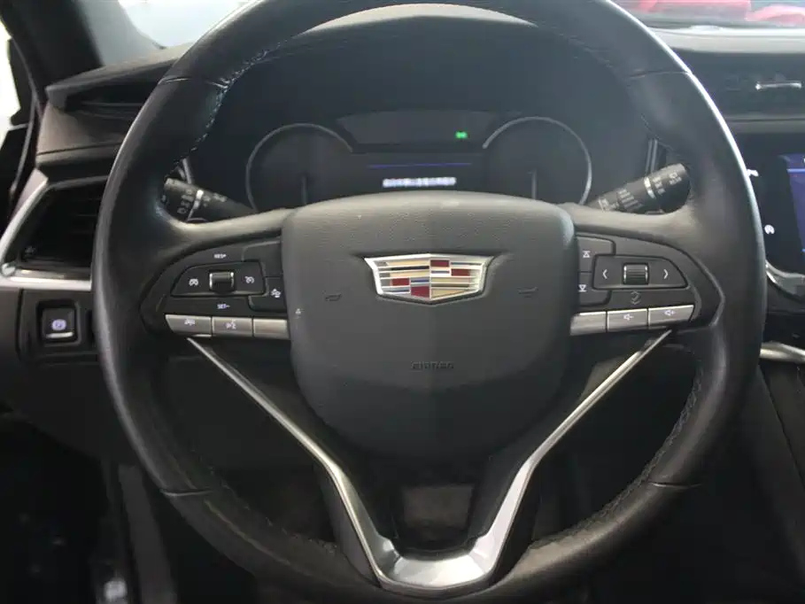 CADILLAC XT6 2021