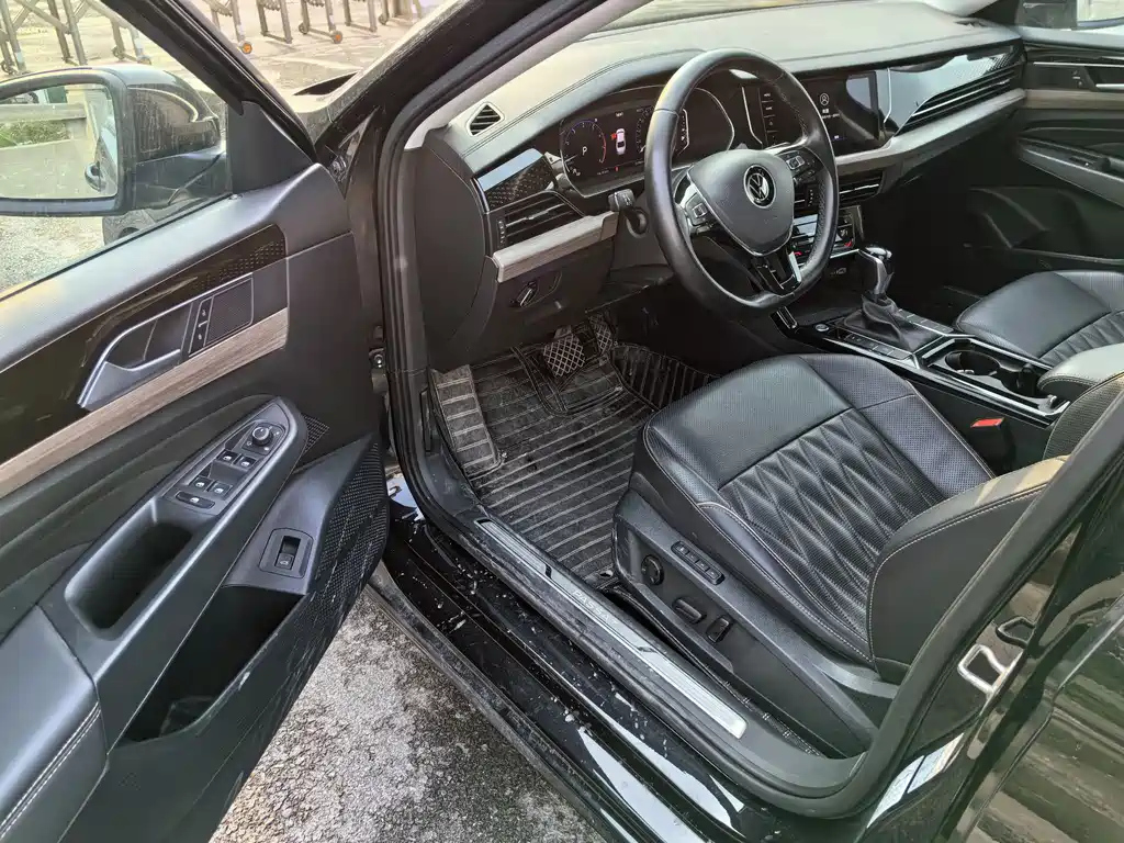 VOLKSWAGEN PASSAT 2020