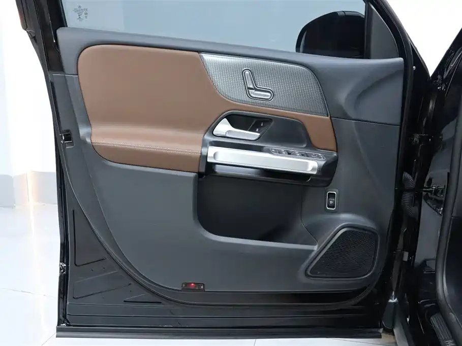 MERCEDES BENZ GLB 2022