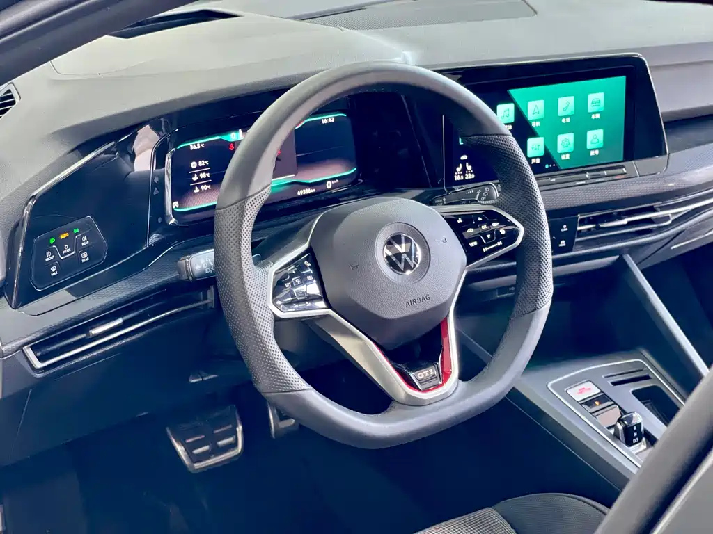 VOLKSWAGEN GOLF GTI 2021