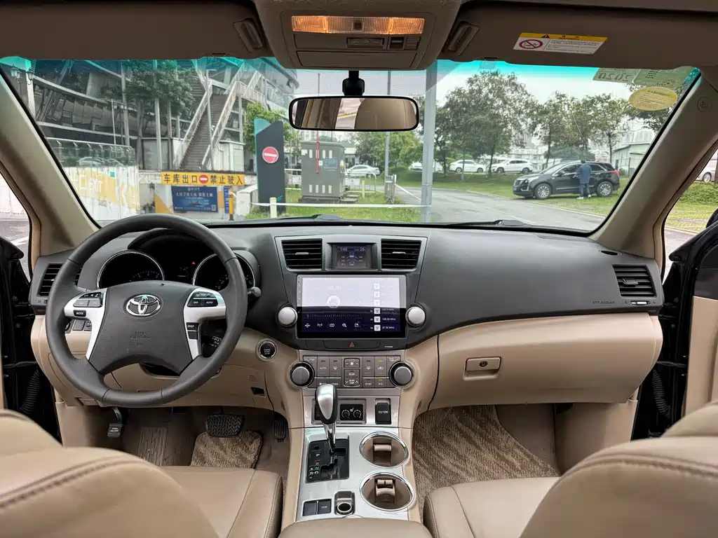 TOYOTA HIGHLANDER 2014
