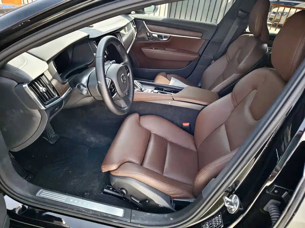 VOLVO S90 2022