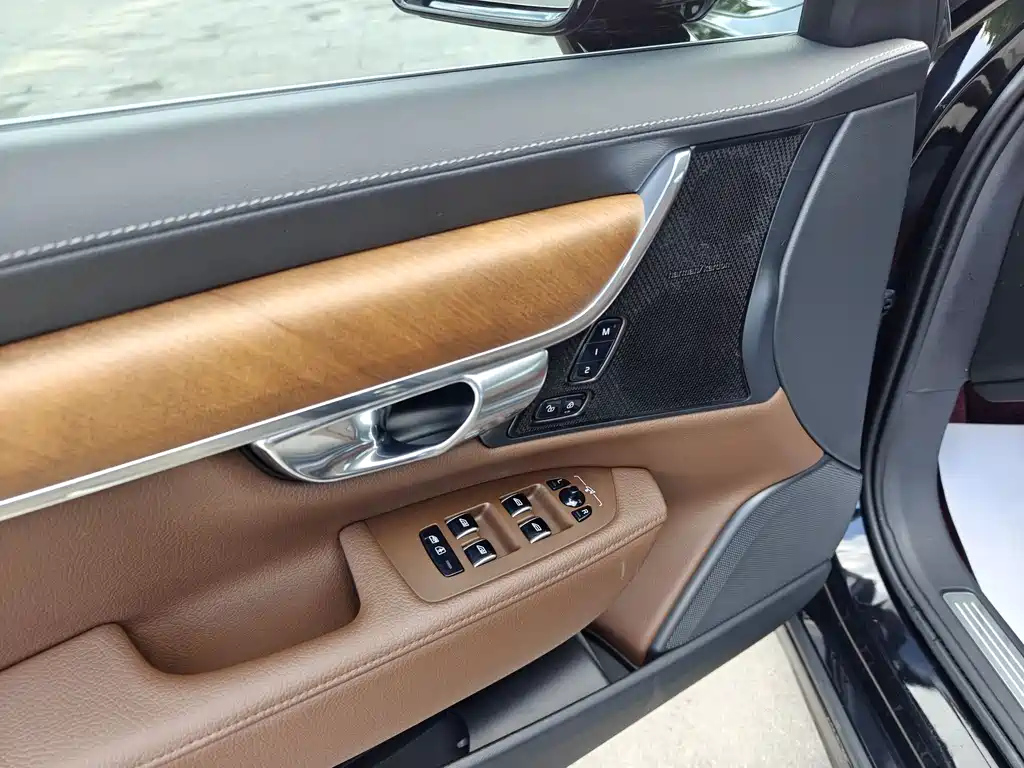 VOLVO S90 2020