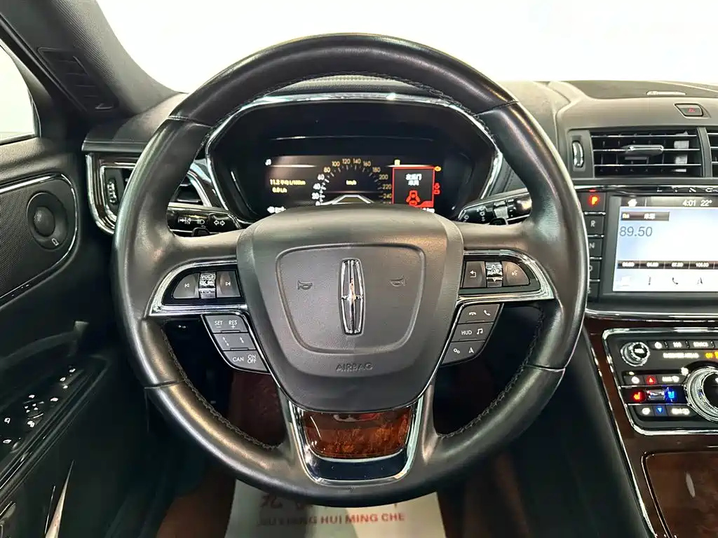 LINCOLN CONTINENTAL 2019
