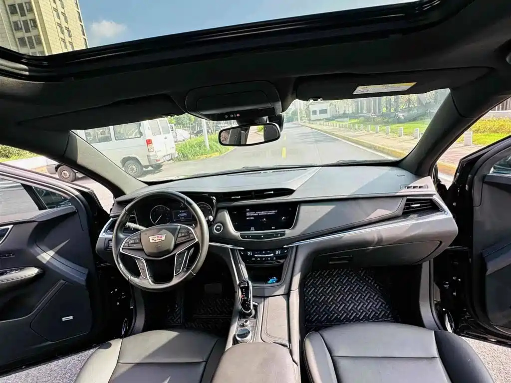 CADILLAC XT5 2021