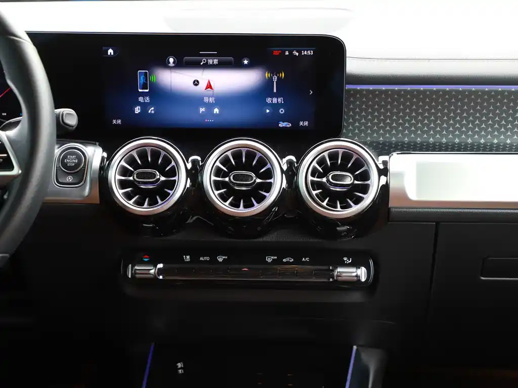 MERCEDES BENZ GLB 2024