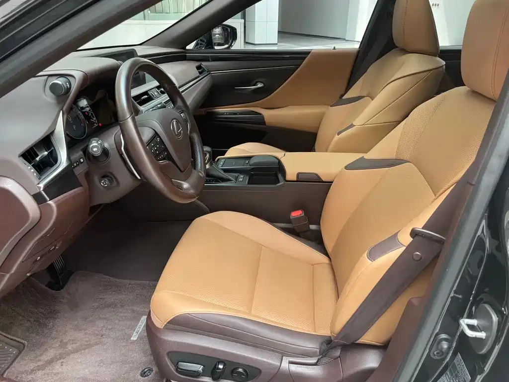 LEXUS ES 2021