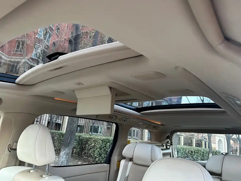 TOYOTA ALPHARD 2015