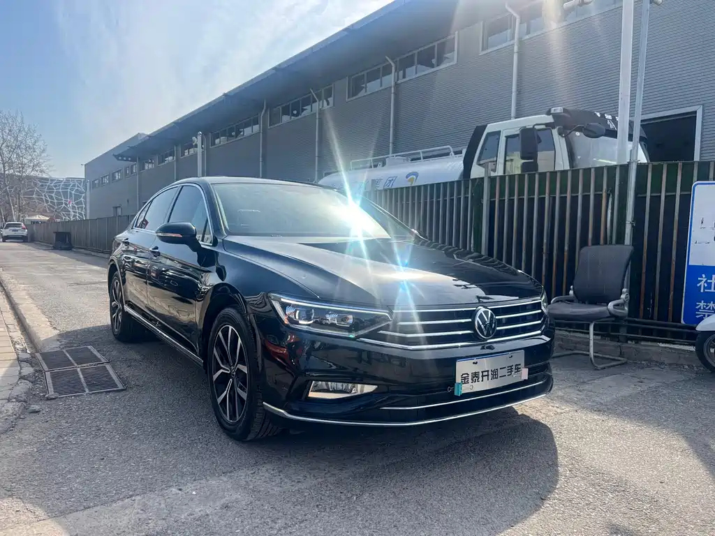 VOLKSWAGEN MAGOTAN 2022