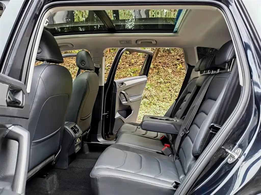 VOLKSWAGEN TIGUAN L 2021