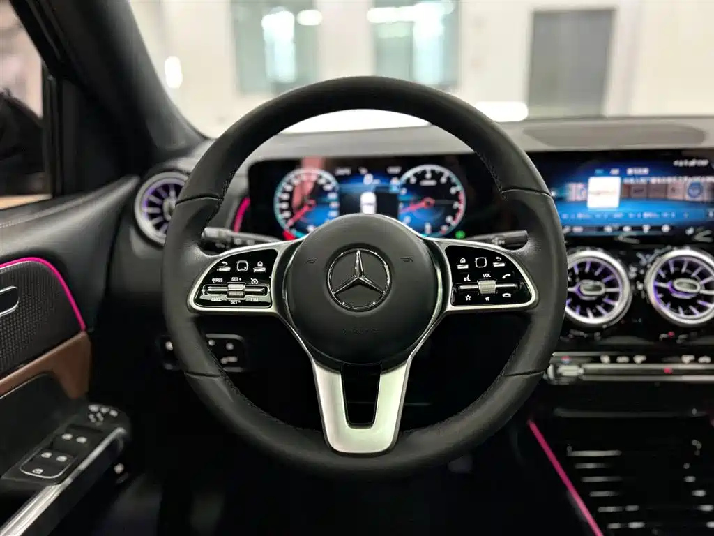MERCEDES BENZ GLB 2022
